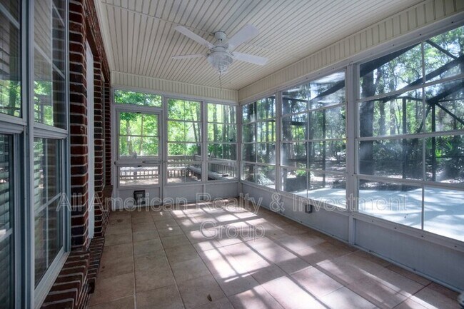 Building Photo - 1467 Oakmont Pl