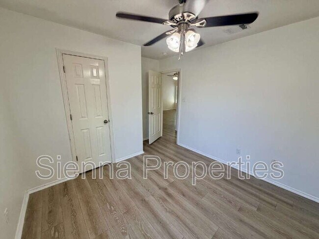Building Photo - 1148 Shadow Creek Blvd