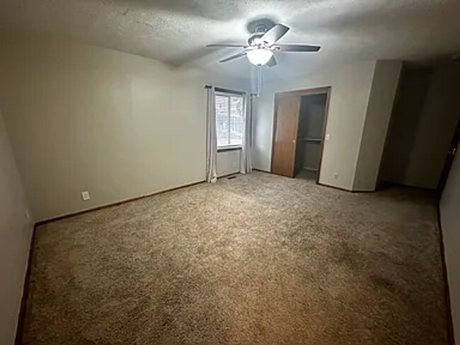 Building Photo - 1317 N 159th St