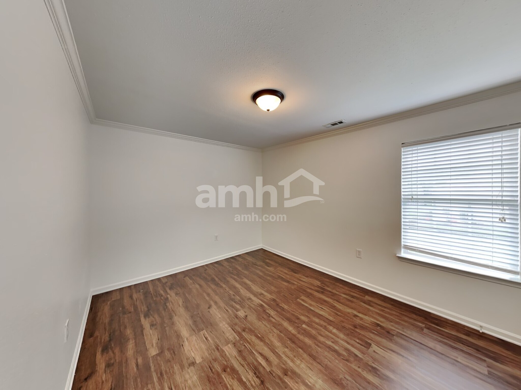 Building Photo - 704 Overlook Rd