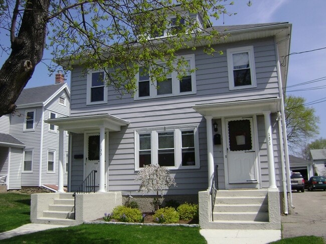 Building Photo - 133 Cottage St