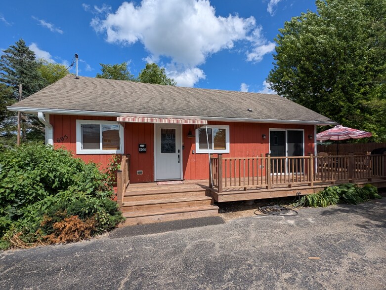 Primary Photo - 605 Vincent Rd