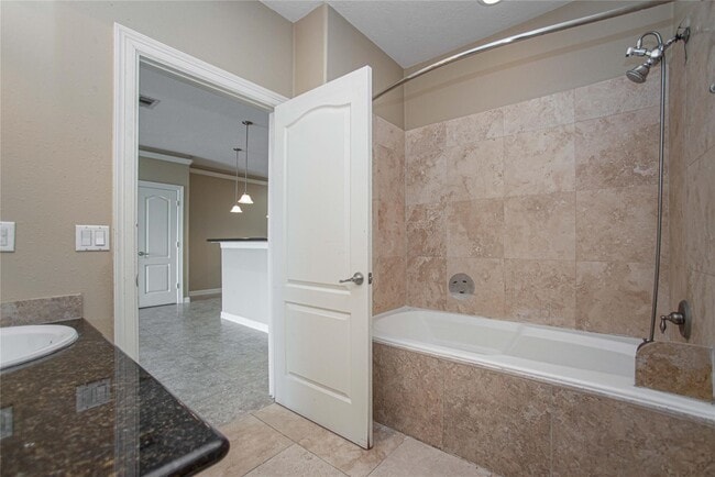 Building Photo - 7037 Kingston Cove Ln