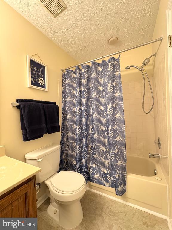 Building Photo - 2120 Commissary Cir