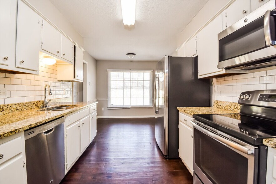 Building Photo - 1790 Malabar Dr