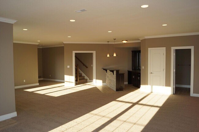 Building Photo - 1923 Lasso Cir