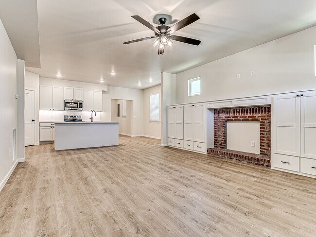 Building Photo - Brand New Duplex + 3 bedrooms + 2 bathrooms + 1 car garage + Prime OKC Location + All Applicances