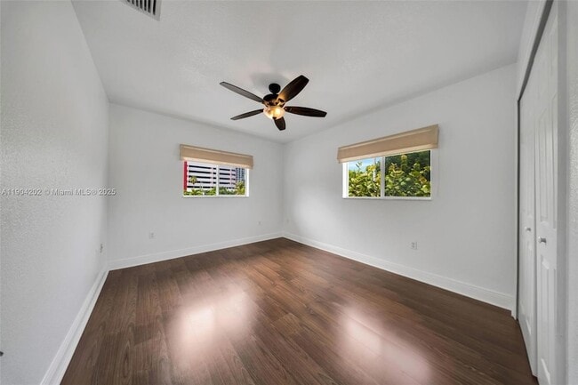 Building Photo - 2814 SW 27th St