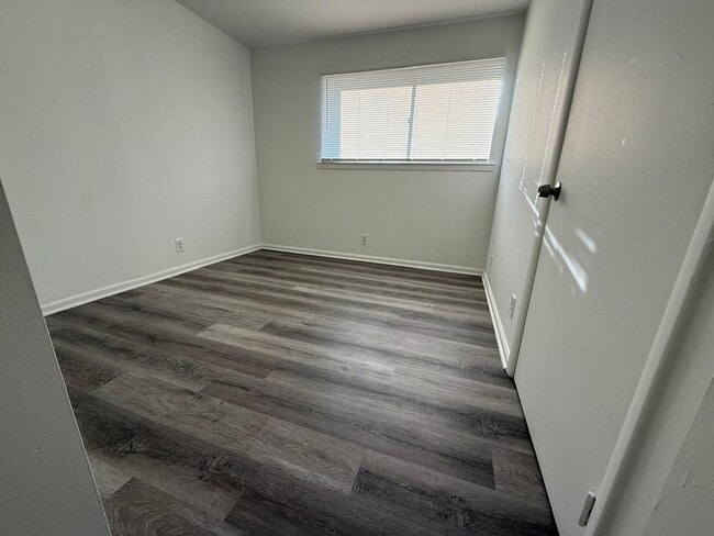 Building Photo - FOR RENT – AVAILABLE NOW