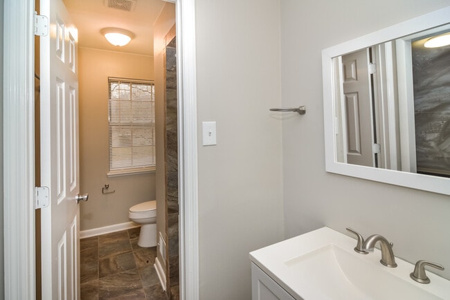 Building Photo - Charming 3 Bedroom in Bessemer