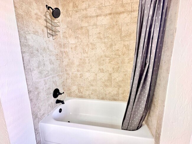 Building Photo - Spacious 4 Bed in Deer Creek - Move in Deposit-Free!(If Qualified)