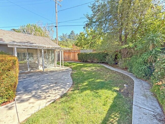 Building Photo - 11257 Bubb Rd