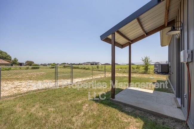 Building Photo - 10071 Shadow Wood Cir