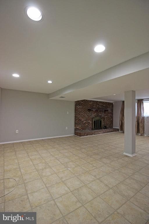 Building Photo - 102 Yeonas Dr SE