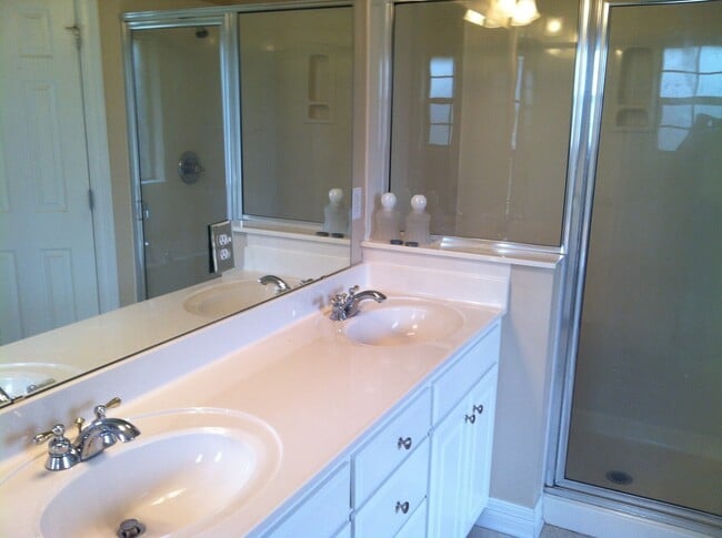 Building Photo - DOGWOOD SOUTH-GATED COMMUNITY-NICE HOME-CLOSE TO BAFB