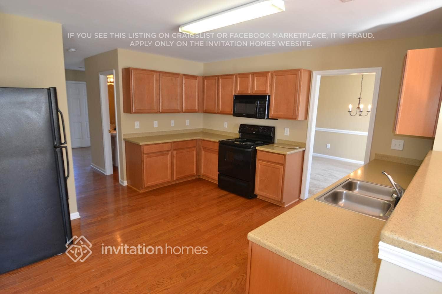 Building Photo - 8736 Hazelcroft Ln