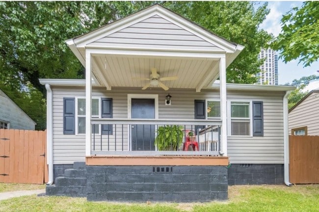 Building Photo - 1272 Lyle Pl NW