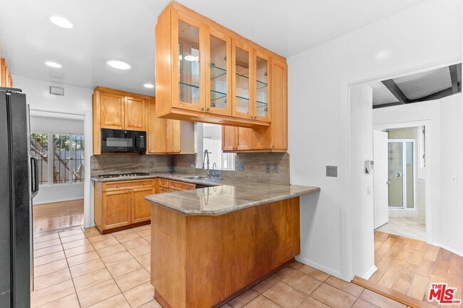 Building Photo - 2148 Veteran Ave