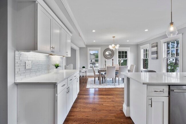 Building Photo - 81 Butler St