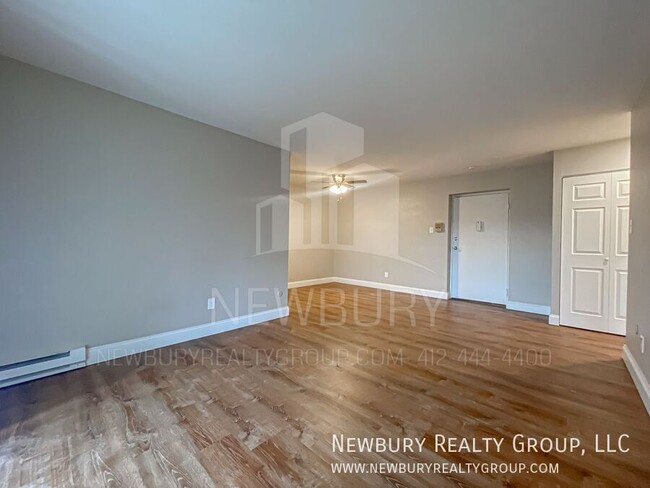 Building Photo - Welcome to Your New Home in the Westwood/O...