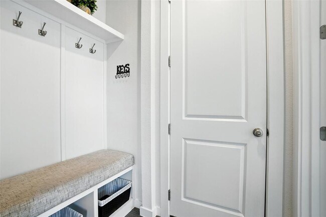 Building Photo - 104 Arrowhead Mound Rd