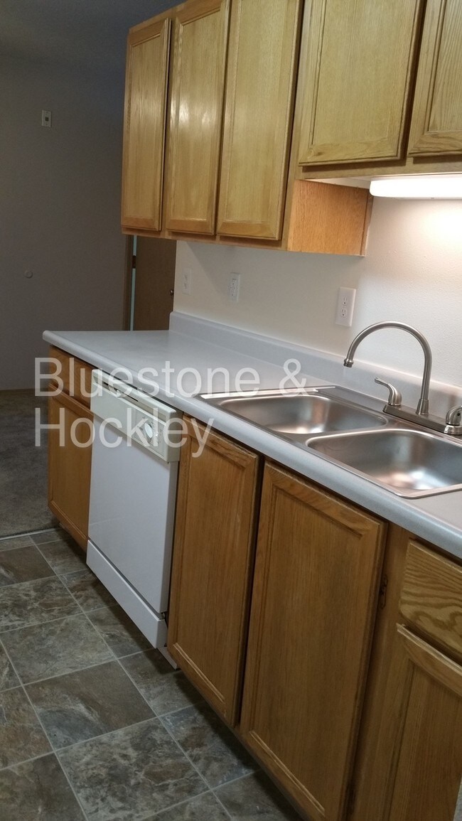 Building Photo - 4631 SW Luradel St