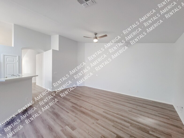 Building Photo - 282 S Jesse St