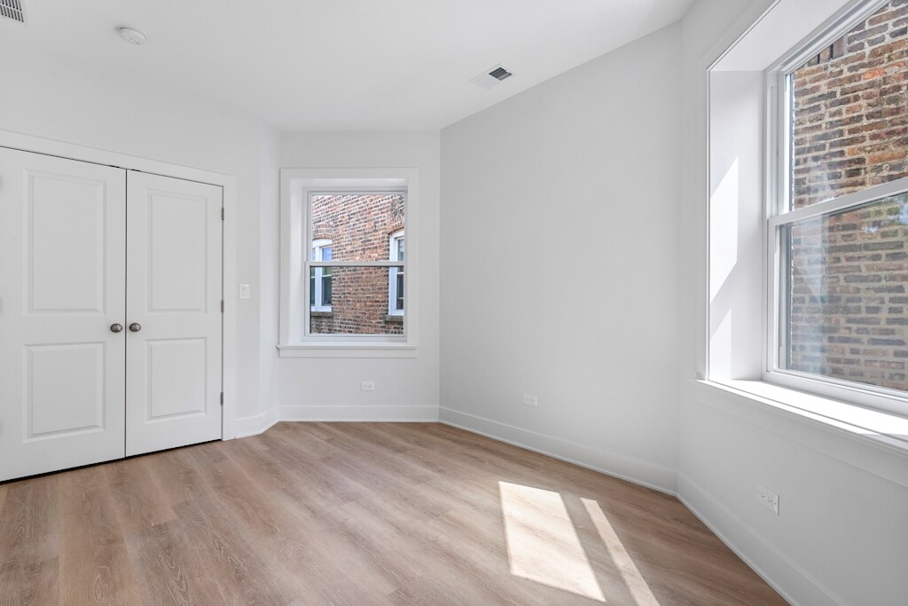 Building Photo - 6423 N Washtenaw Ave