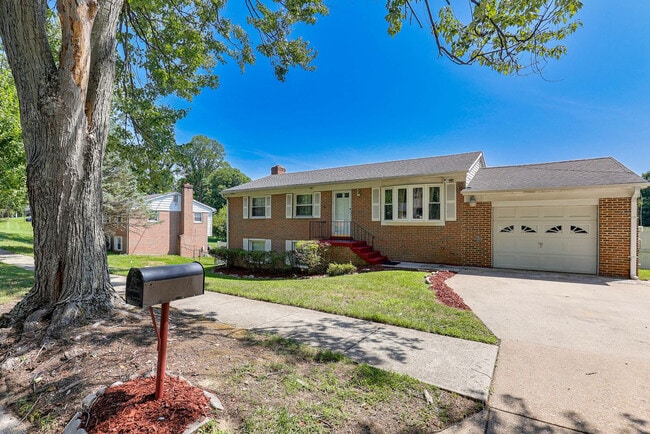Building Photo - 3912 Bishopmill Dr
