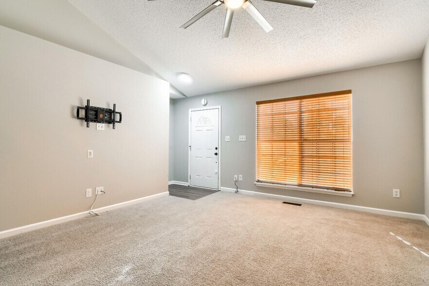Building Photo - 7417 Wisconsin Ct