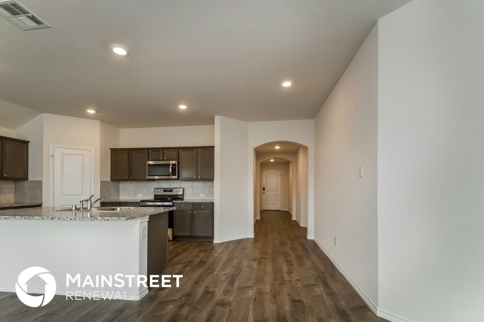 Building Photo - 824 English Dr