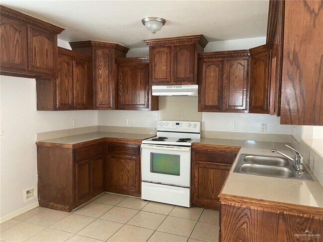 Building Photo - 20 Diamondhead Ave