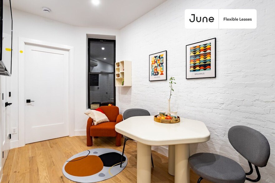 Building Photo - Trendy ROOM at The Central Park Manhattan House