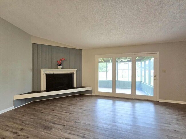 Building Photo - 4604 Dillwyn Dr