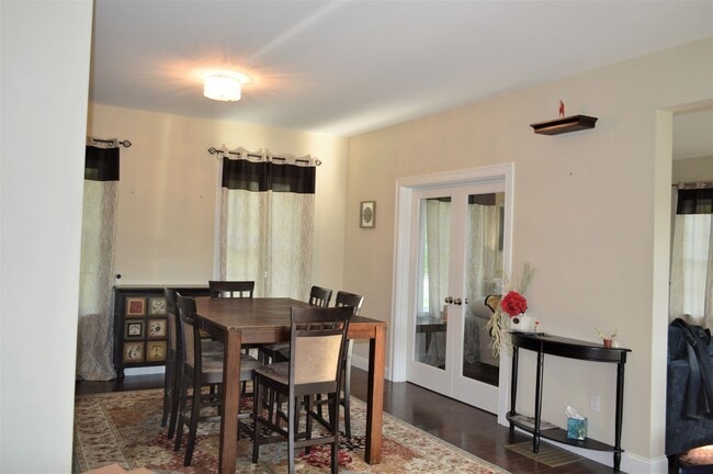 Building Photo - Spacious Four-Bedroom House in the Heart o...