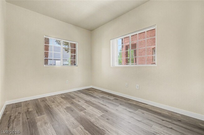 Building Photo - 4730 E Craig Rd