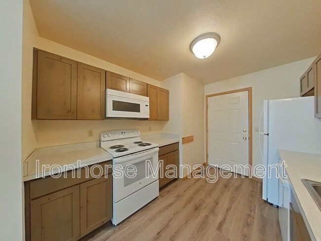 Building Photo - 2431 Wheeler Dr