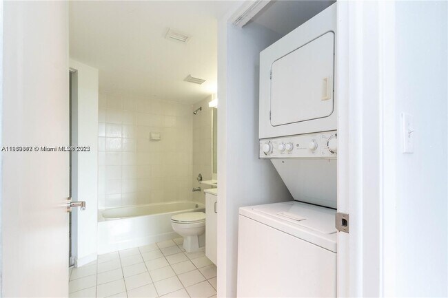 Building Photo - 3300 NE 192 St