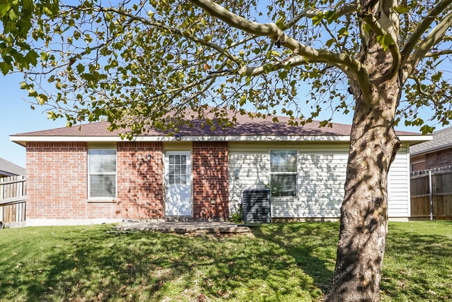 Building Photo - 1708 Diamond Lake Trail