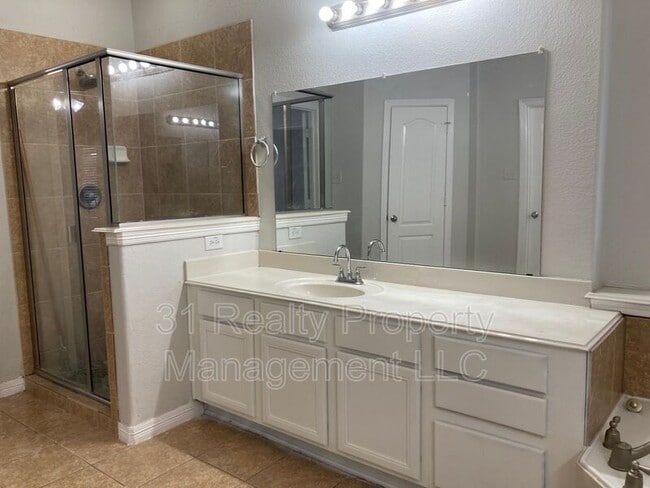 Building Photo - 2744 Ferdinand