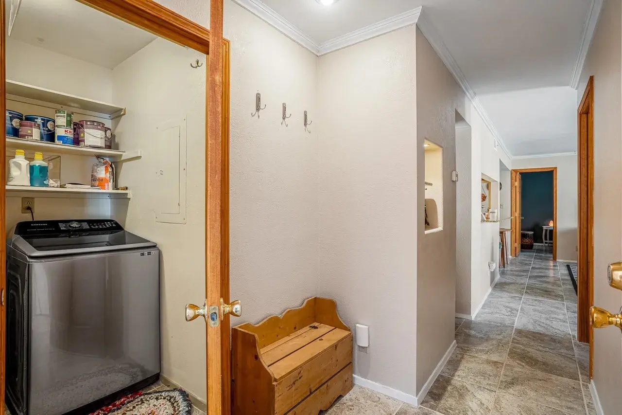 Laundry - 2501 W Zia Rd