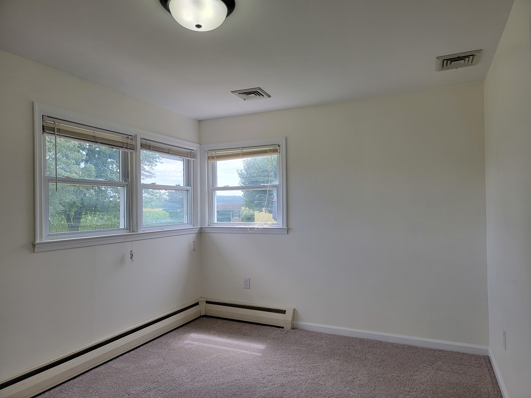 Building Photo - 110 S Ridge Rd