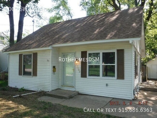 Building Photo - 7003 SW 16th St