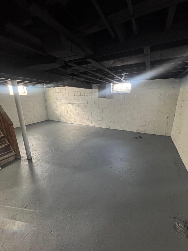 Building Photo - 18405 Archdale St