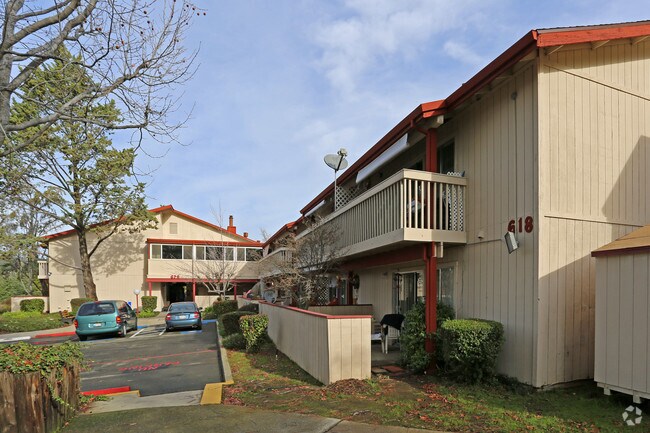 Building Photo - Auburn Apartments