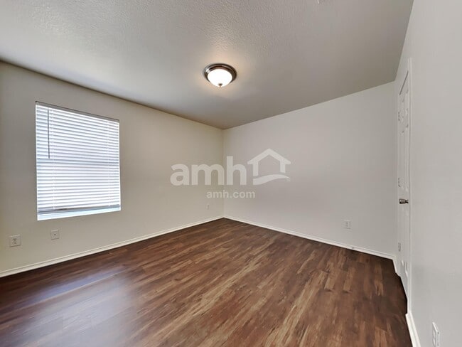 Building Photo - 12513 Shine Ave