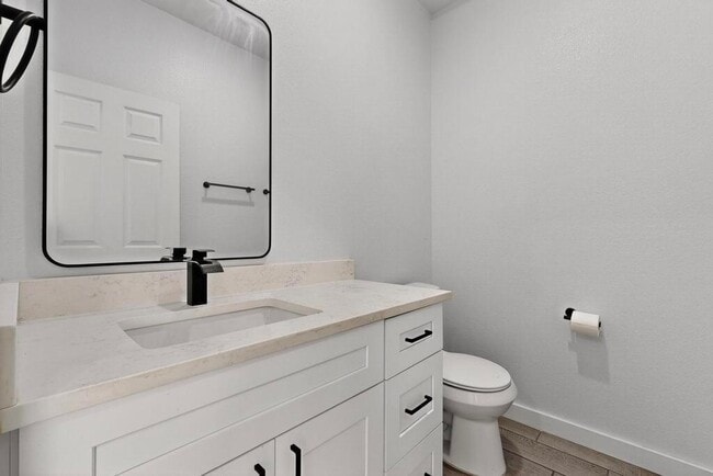 Building Photo - 604 Kimbro St