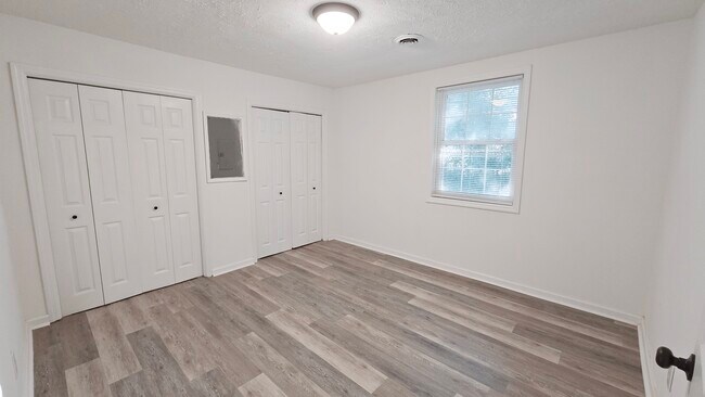 Building Photo - Monetta Apartments