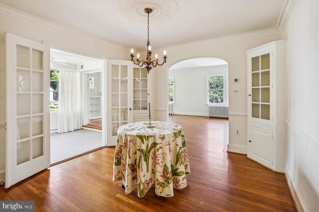 Building Photo - 8901 Montgomery Ave