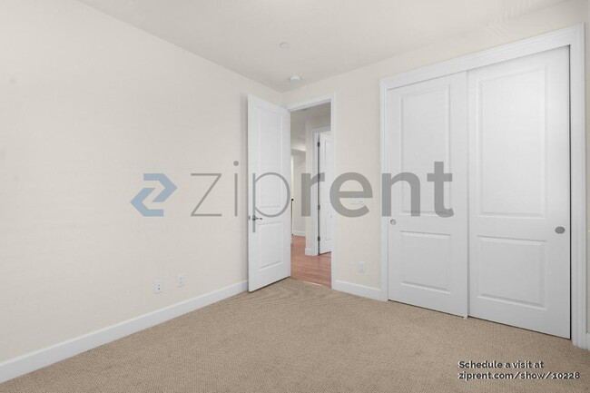 Building Photo - 941 Bracken Ct